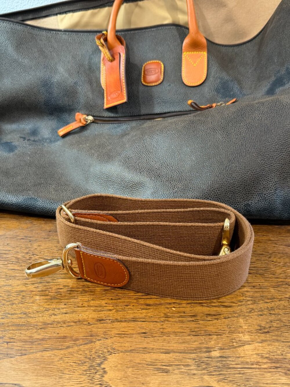 Bric's Life 18" Duffel Bag Travel Weekender - Picture 13 of 13